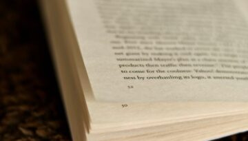 Jak wygląda czytanie w XXI wieku - e-booki vs. książki tradycyjne