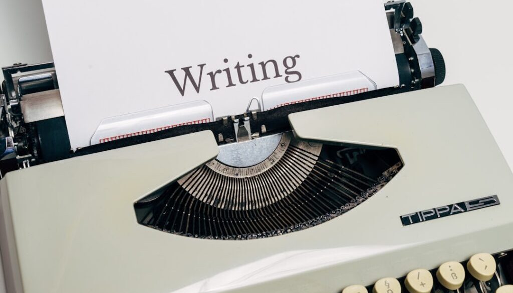 Jak wygląda praca wydawnictwa książkowego - od autora do księgarni